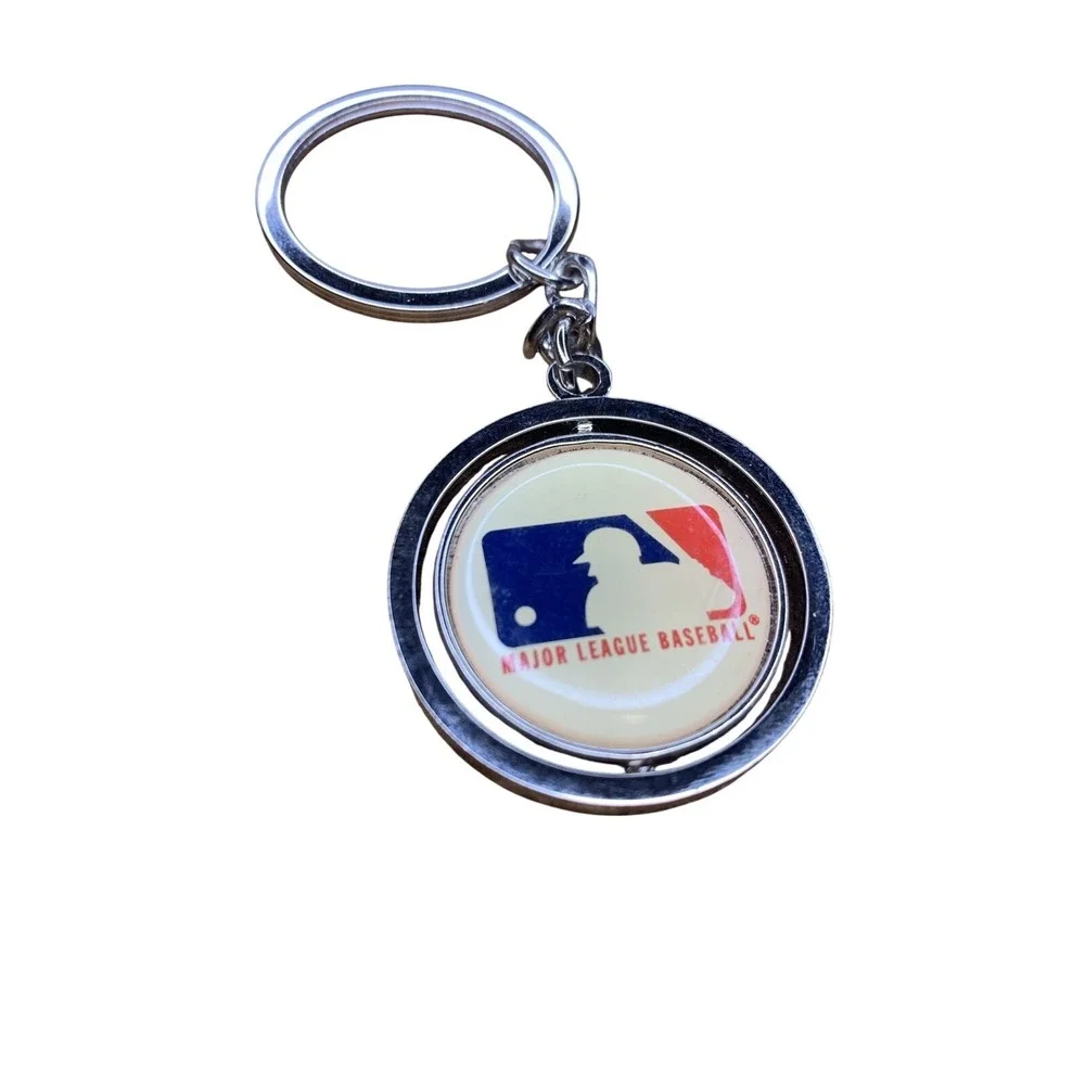 Cincinnati Reds MLB Spinning Keychain Silver Tone Double‎ Sided Baseball Logo